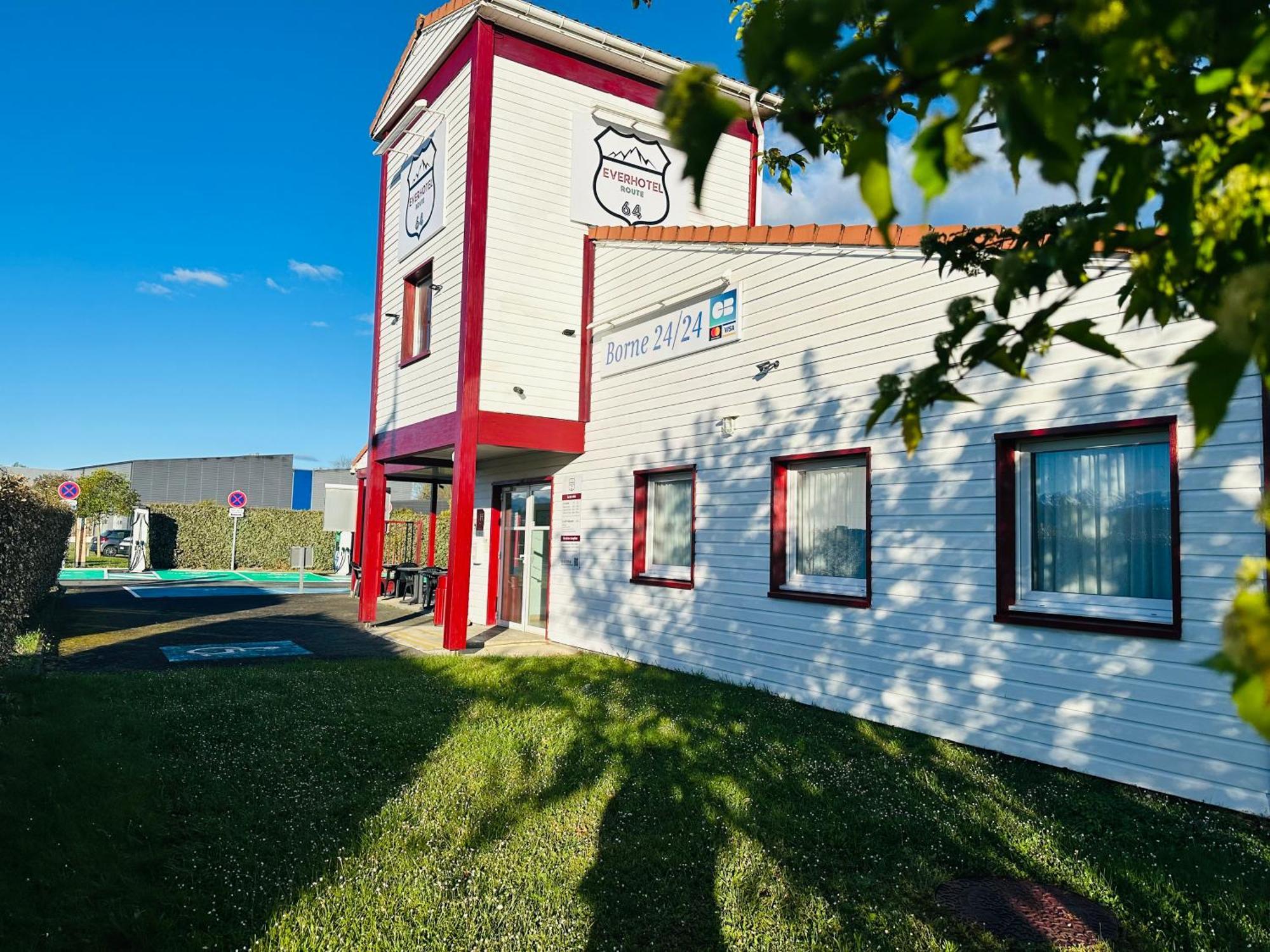 Everhotel De Tarbes-Ibos Екстер'єр фото