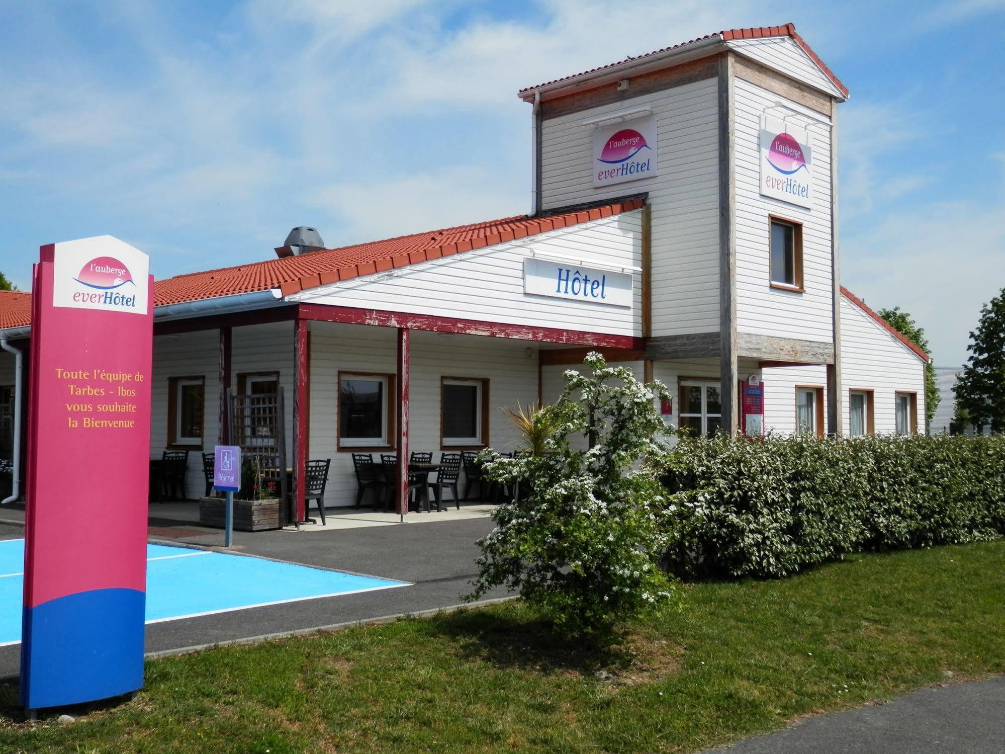 Everhotel De Tarbes-Ibos Екстер'єр фото