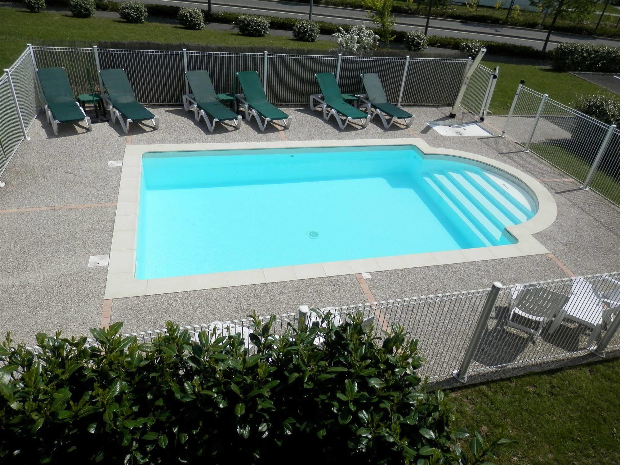 Everhotel De Tarbes-Ibos Екстер'єр фото
