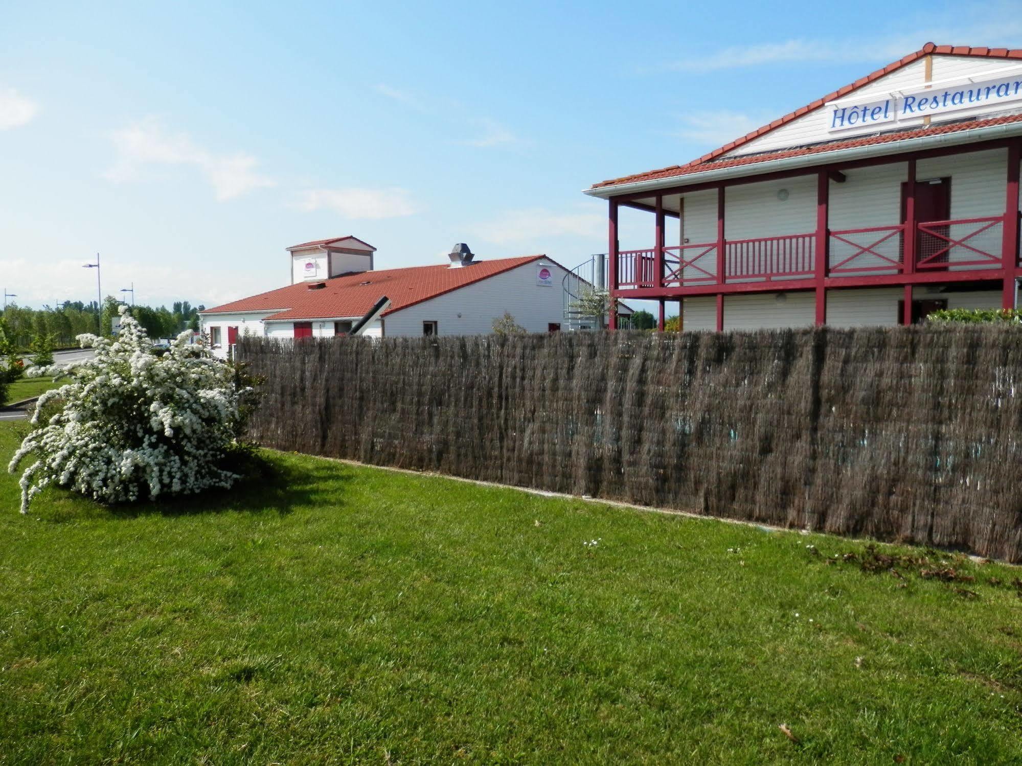 Everhotel De Tarbes-Ibos Екстер'єр фото